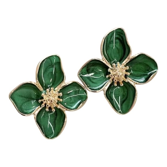 Jewelry - Elegant Green Floral Earrings